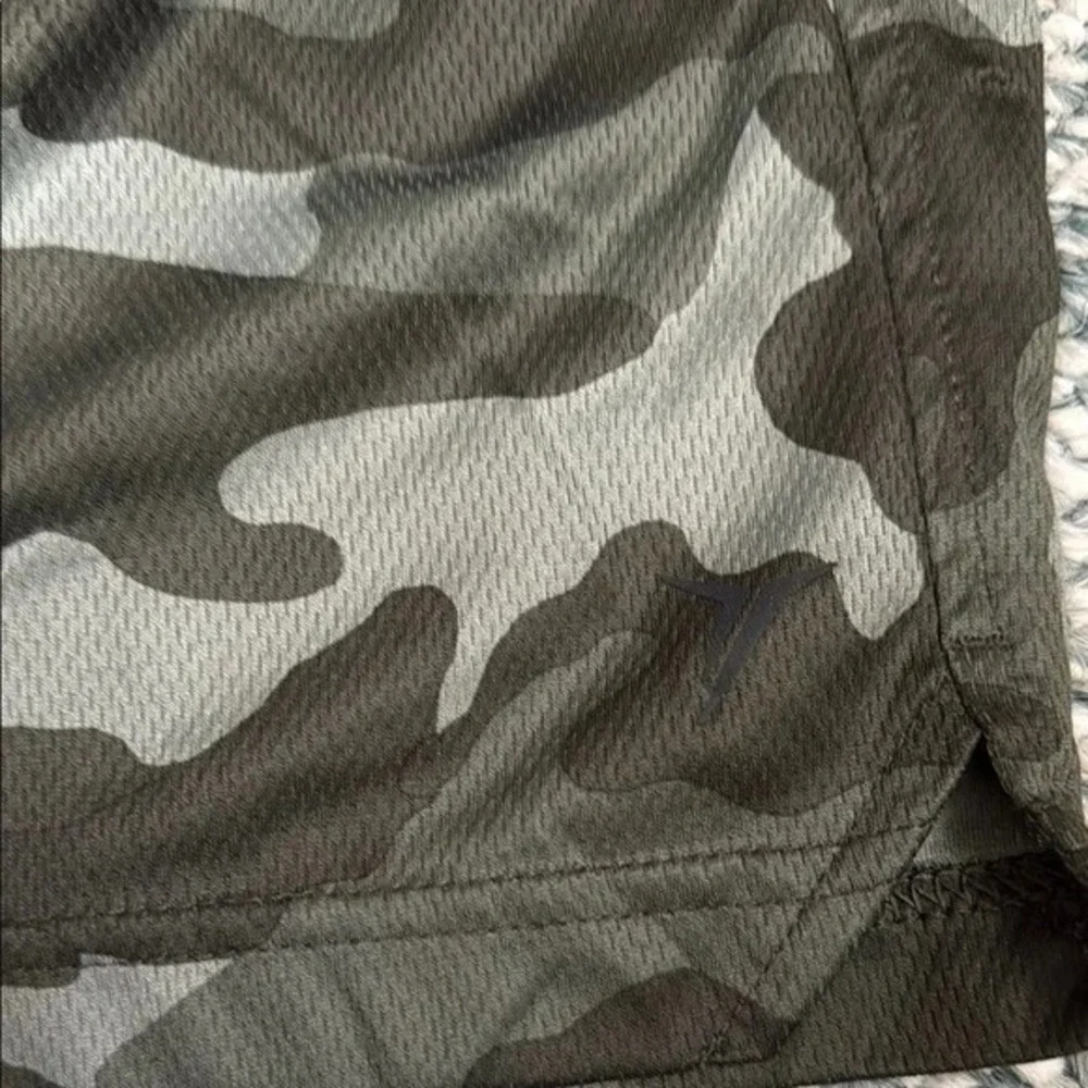 Old Navy Active Boys Camo Shorts L (10-12) Green Camo Boys Size LG Go-Dry